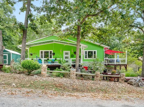 3 Woodview Ln, Holiday Island, AR 72631