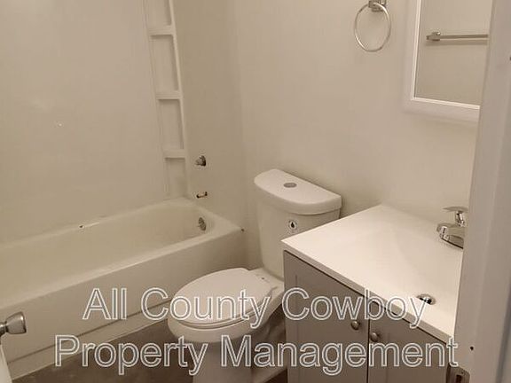 4th image of 705 Ferris Ct APT 4