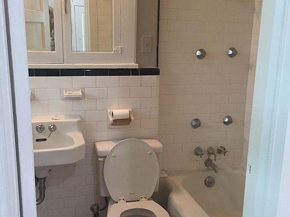5th image of 1107 Claremont Ave Unit B