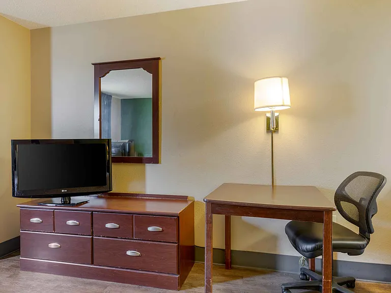 Studio Suite - 1 Queen Bed