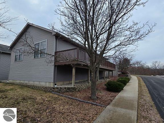 4th image of 3801 Creekside Dr #21