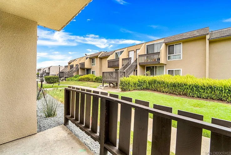 Studio, 363 sqft, $1,995 — Photo 4