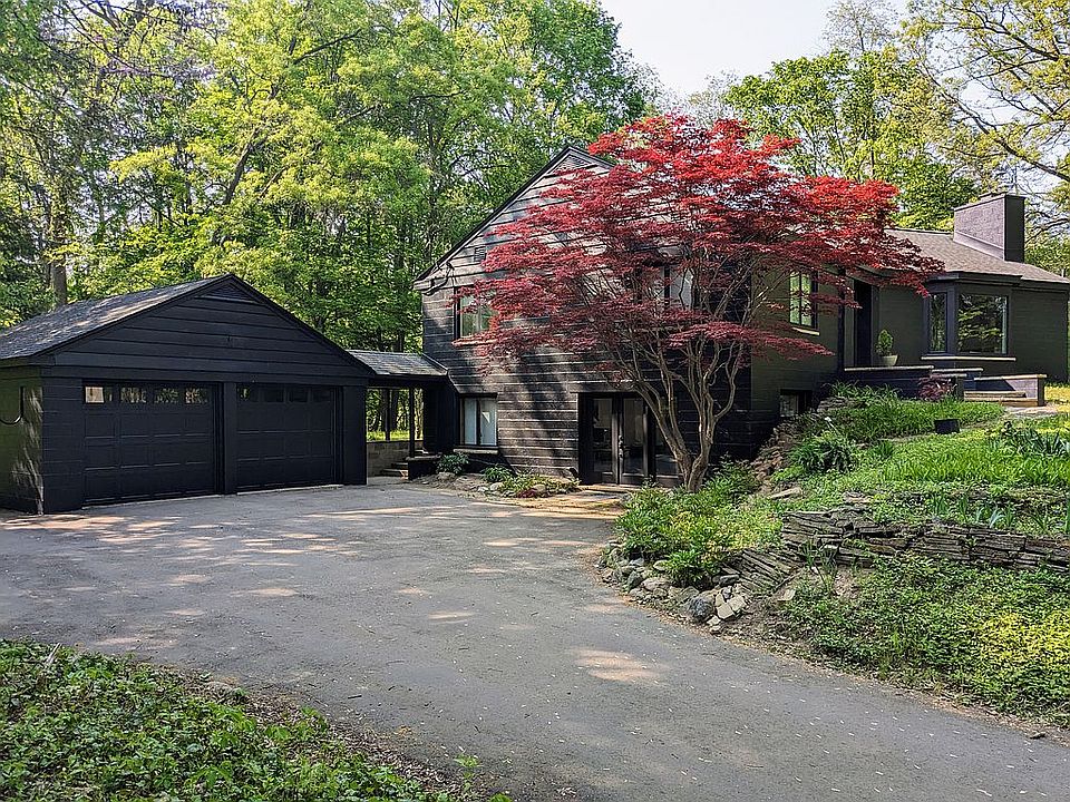 1st image of 490 Rock Creek Dr