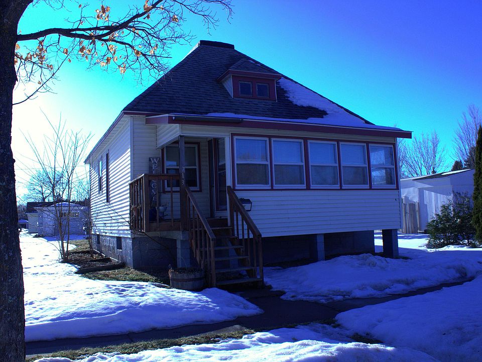 1st image of 713 7th Ave E