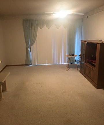 4th image of 5225 James Ln APT 1402