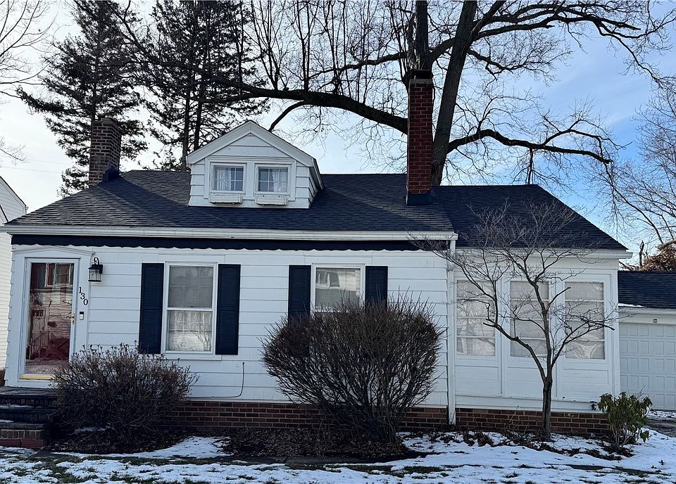 1st image of 130 Lake Edge Dr