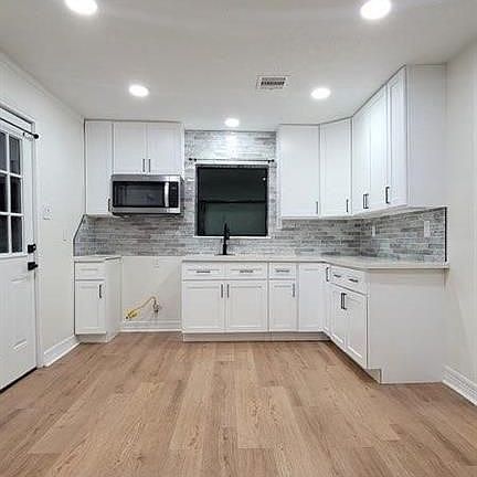 3rd image of 6807 Narcissus St