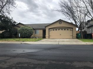 505 7th St, Sanger, CA 93657
