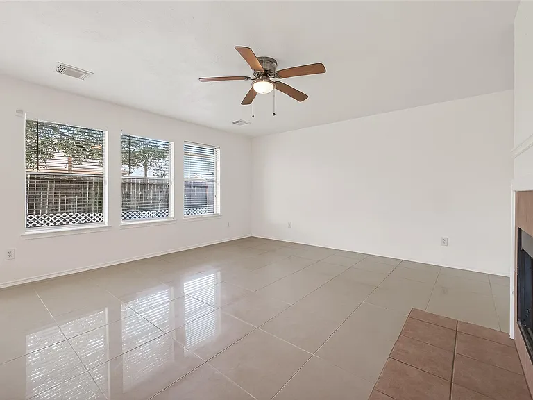 3807 Brook Garden Ln — Photo 10