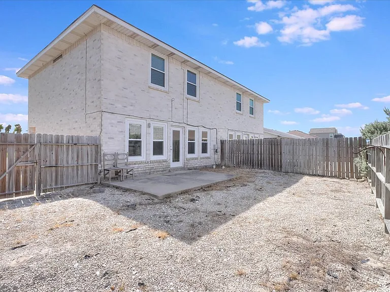 15513 Palmira Ave #B — Photo 39