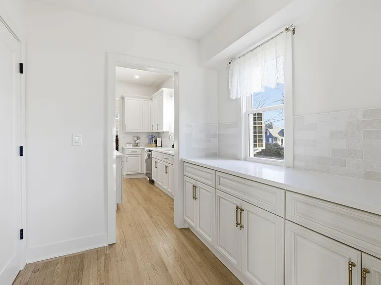 105 SW 9th St #A — Photo 36