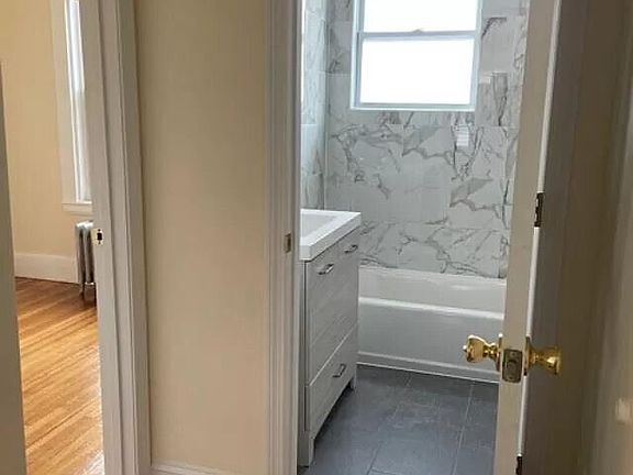 2574 Massachusetts Ave. Cambridge (East Cambridge) Unit Ph