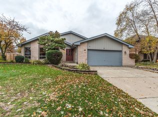 704 Central Rd, New Lenox, IL 60451