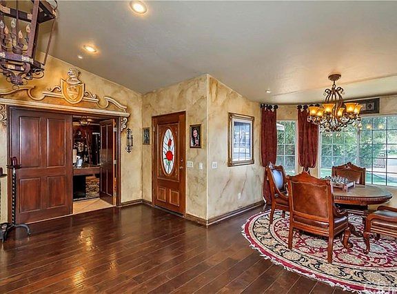 5th image of 41802 Hutchison Ct