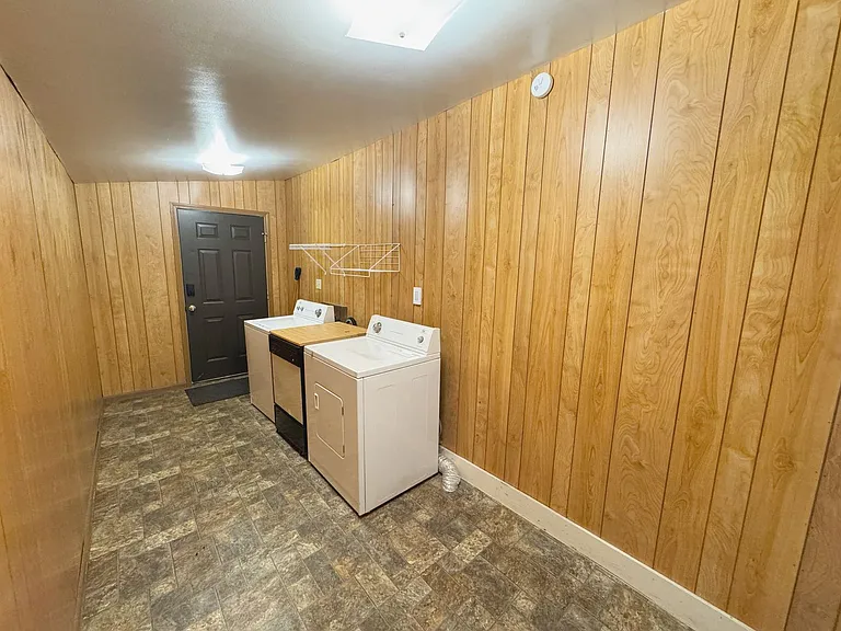 416 Grover St — Photo 21