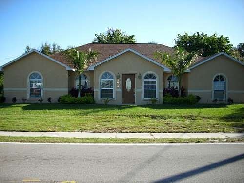 1st image of 302 W Lake Dr