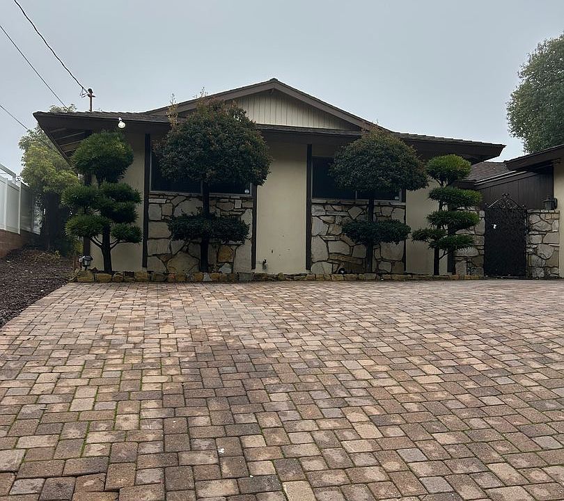 1st image of 3240 Corinna Dr
