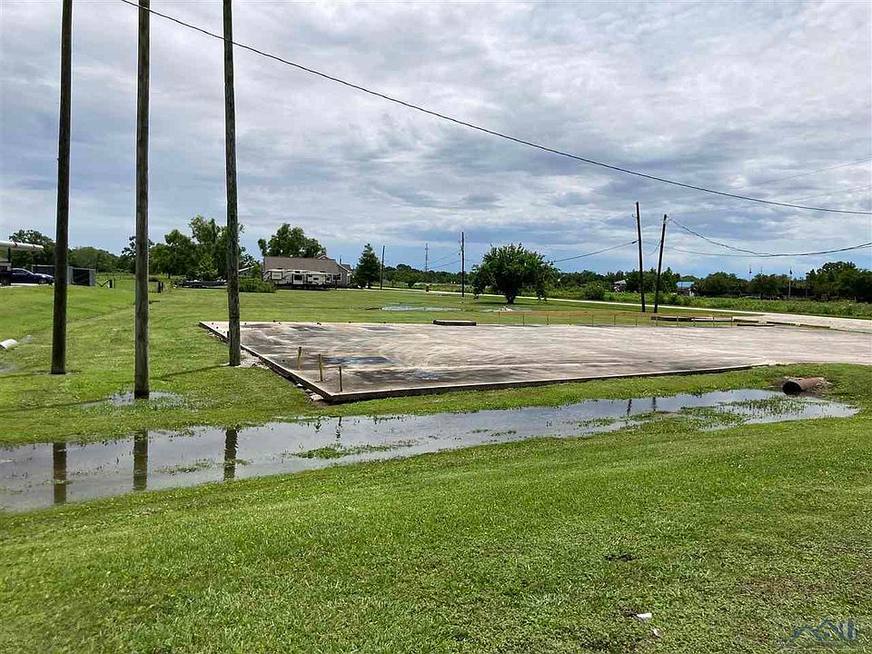 2nd image of 16913 Highway 3235