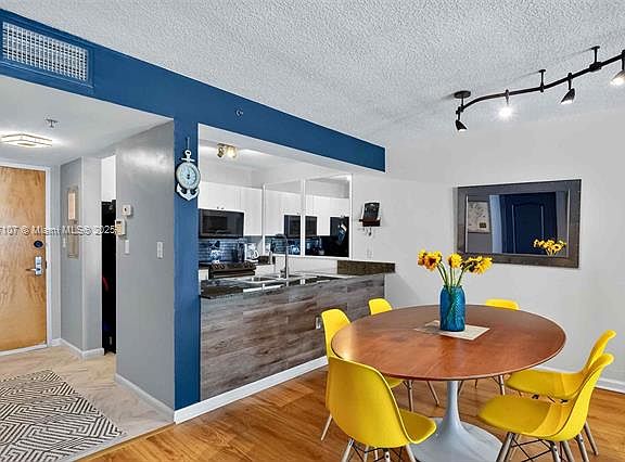 5th image of 1200 Brickell Bay Dr APT 3914