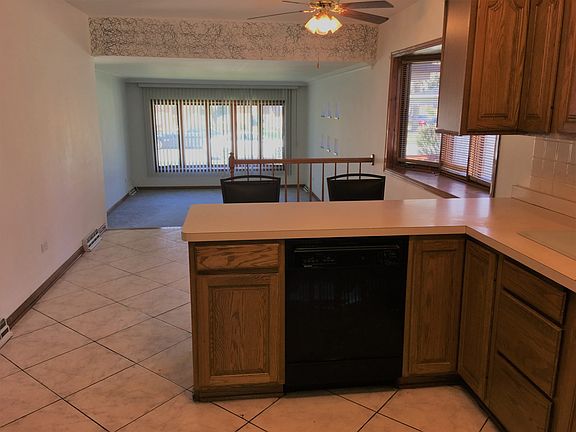 3rd image of 5329 W Oakdale Dr