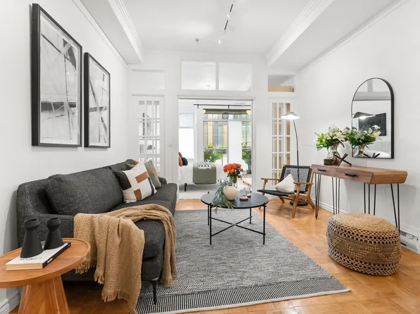 238 E 10th Ave #B5, Vancouver, BC V5T 1Z5