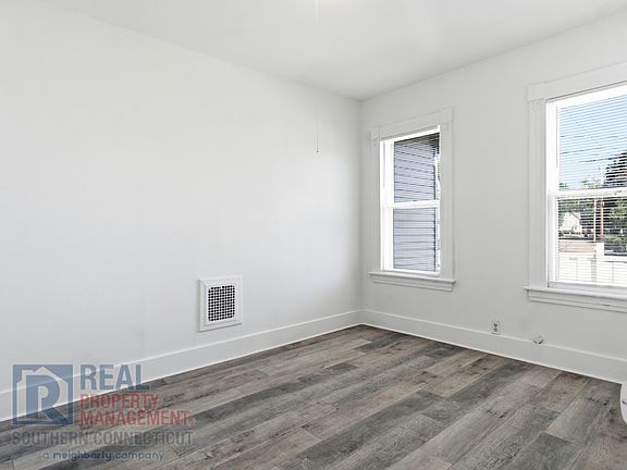 5th image of 52 Francis St