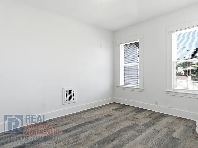 52 Francis St — Photo 5
