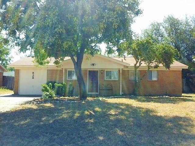 1st image of 828 Bridle Ave