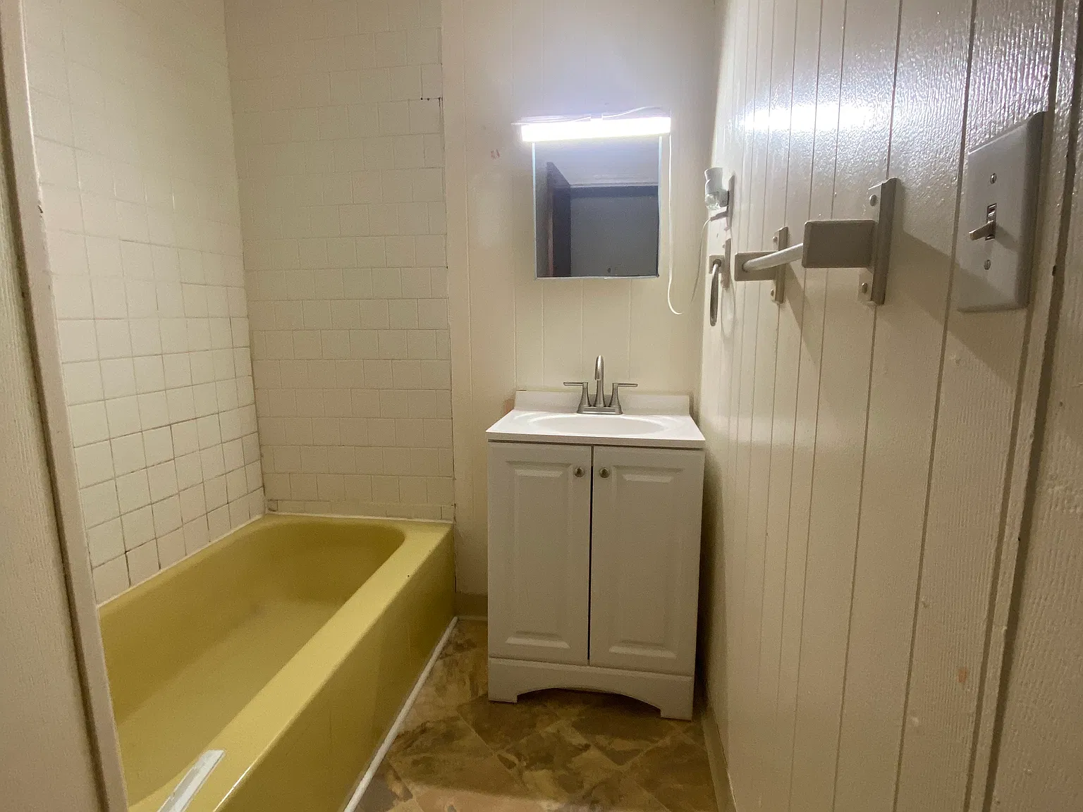1 bed, 700 sqft, $850 — Photo 2