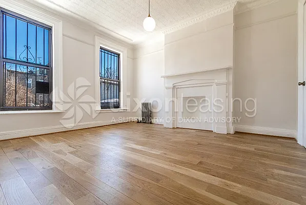 Rented by Dixon Advisory USA Inc. | media 16