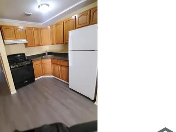 3020 Lewmay Rd APT 1, Far Rockaway, NY 11691