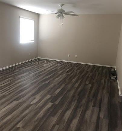 3rd image of 704 Bailey Ln