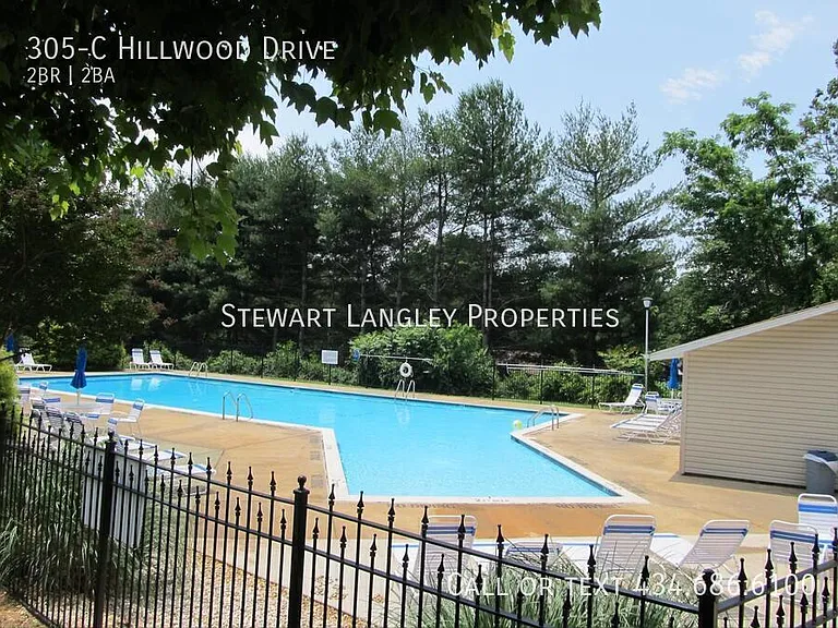 305C Hillwood Dr — Photo 2