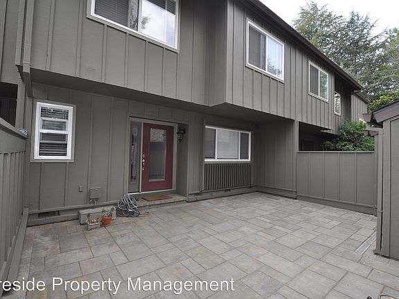 2nd image of 304 Willow Hill Ct