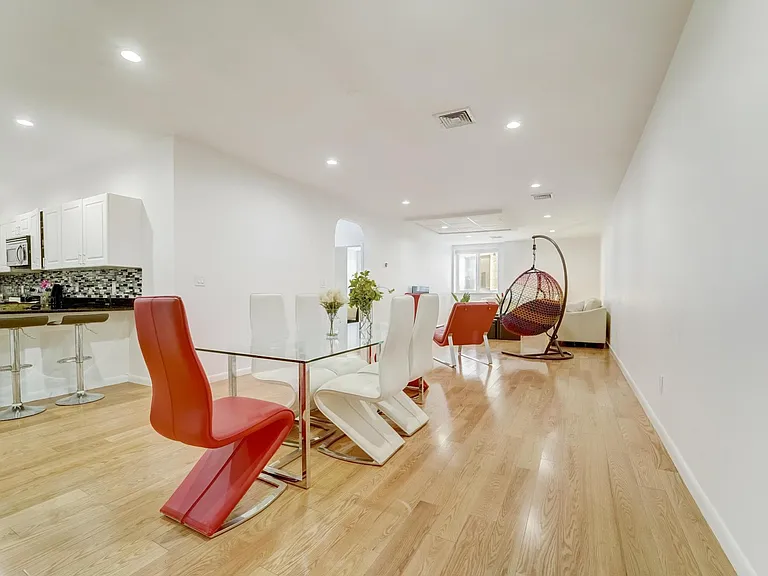 75 Liberty Ave #D30 — Photo 7