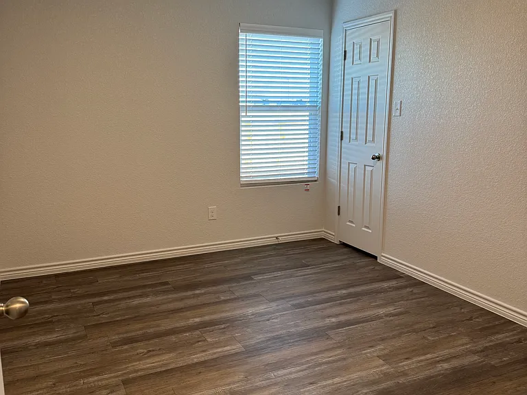 5706 McGregor Ct — Photo 8