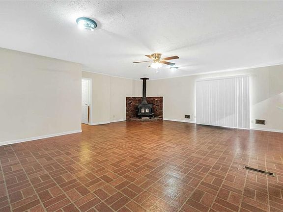 5th image of 2058 Graham Rd