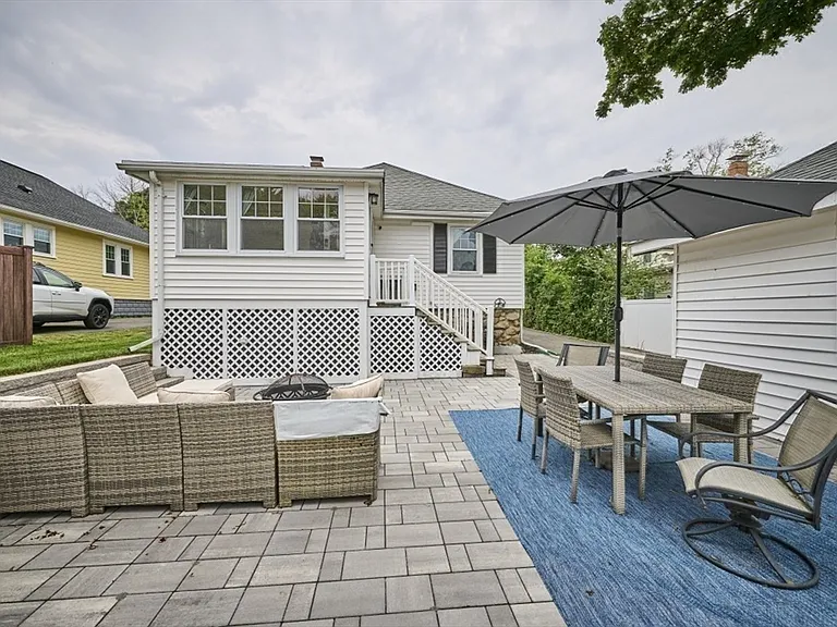 41 Lynde Ave — Photo 21