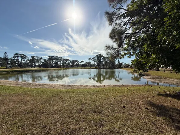 928 Via La Paz, North Fort Myers, FL 33903