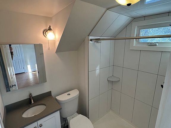 3rd image of 11 Sterling St APT 2