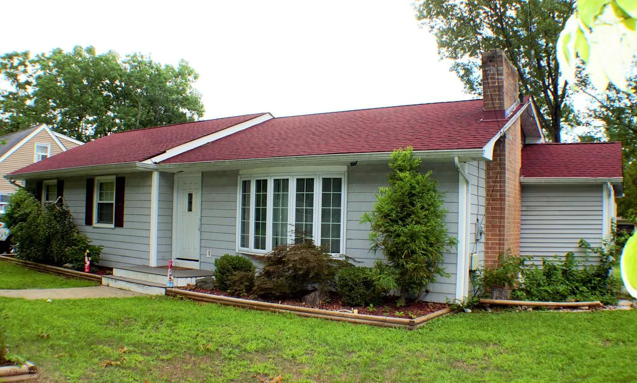 22 Cardinal Dr photo 1