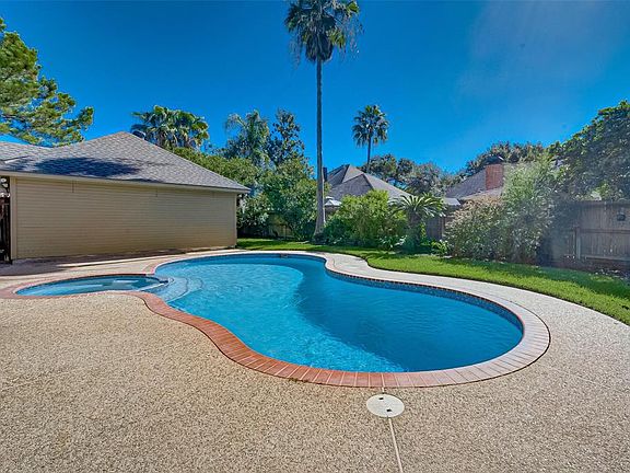4th image of 23319 Garden Chase Dr