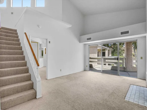 7283 Camino Degrazia Unit 15, San Diego, CA 92111