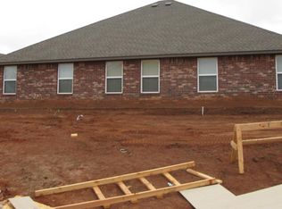 11707 Surrey Hills Blvd, Yukon, OK 73099