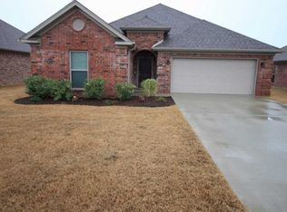 129 Chambery Dr, Maumelle, AR 72113