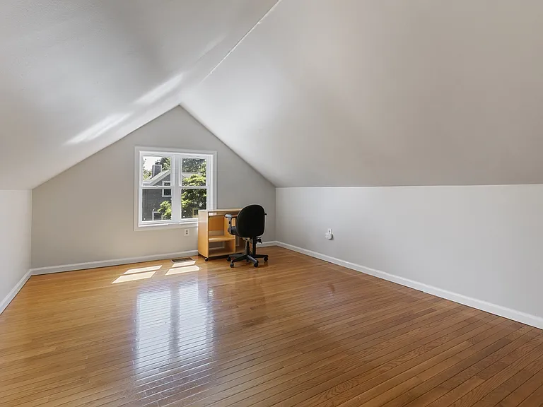 8 Locust Ln #4 — Photo 28