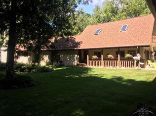 5055 W Lake Dr, Weidman, MI 48893