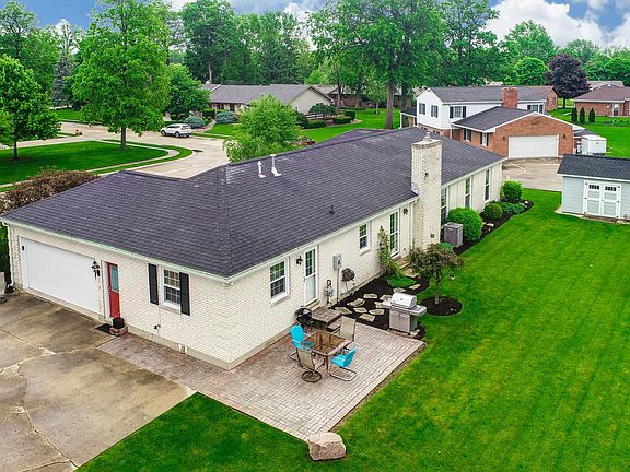 4th image of 616 Royal Ln