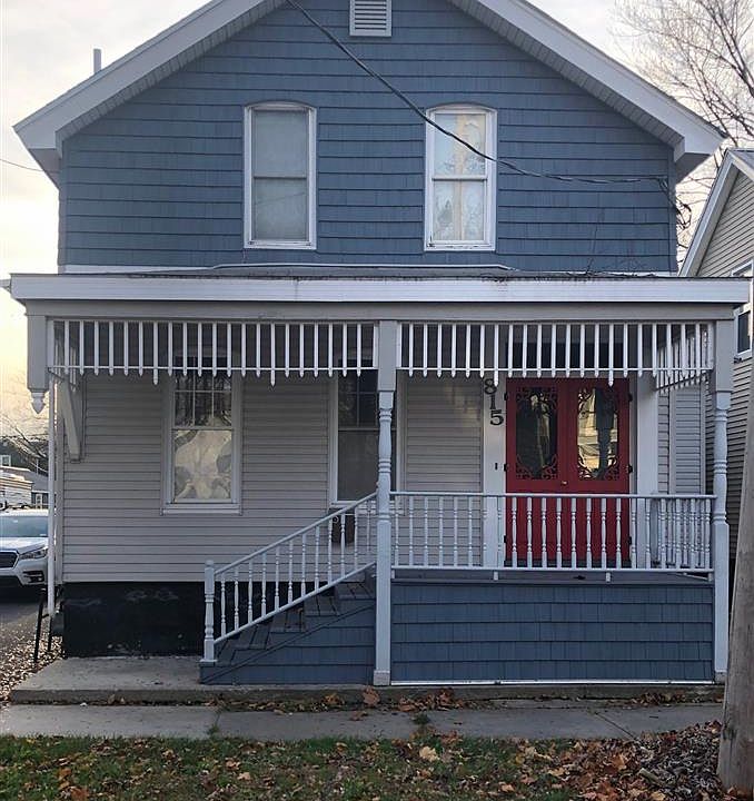 1st image of 815 Pickering St