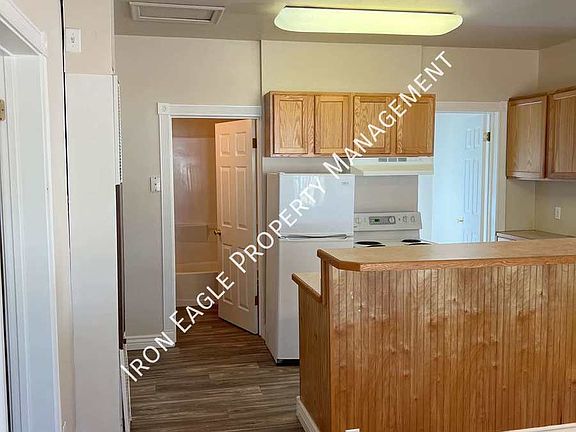 4th image of 703 W Warren St #701